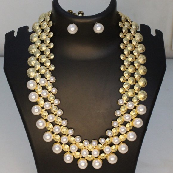 White Pearl Set Small Pearl Set White Pearl Stud Earrings Valentine Gift for wom - Picture 2 of 2